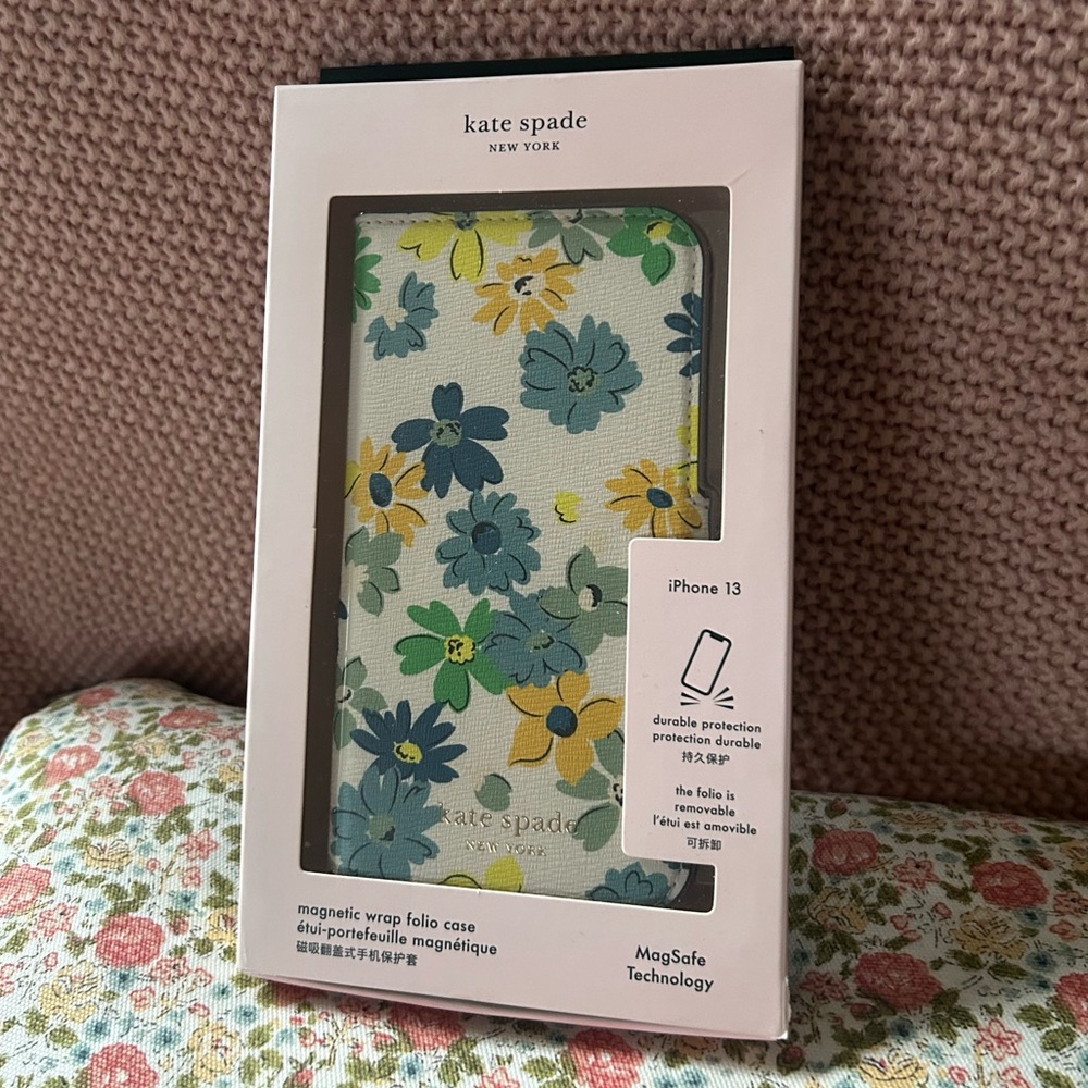Kate spade ♠️ iPhone 13 14 15 Folio Case